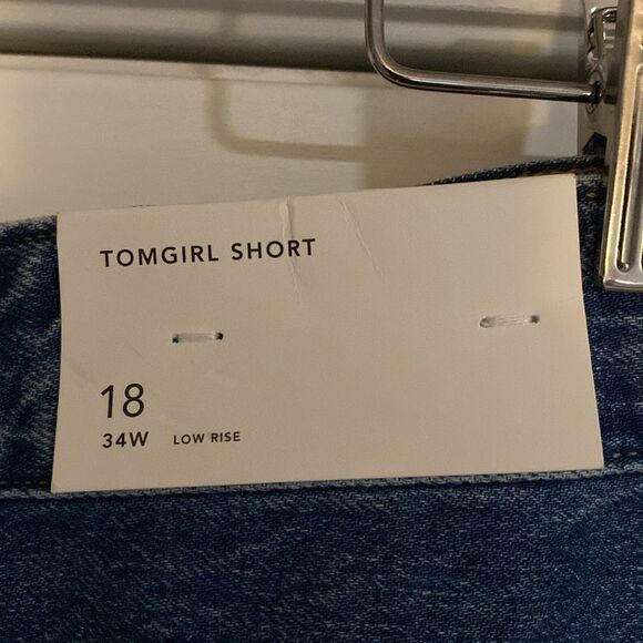 NWT American Eagle Distressed Jean Shorts Size 18 - Picture 3 of 9